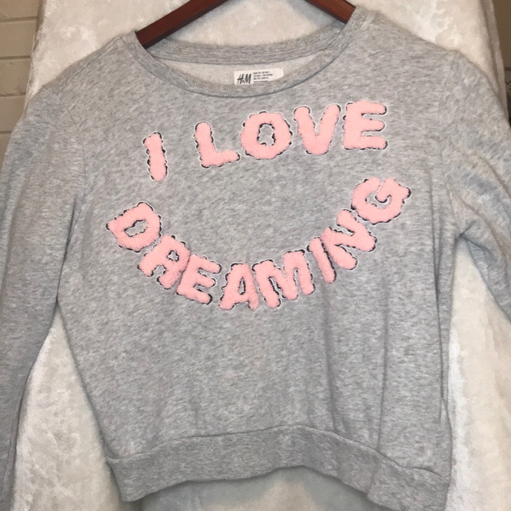 Gray cropped long sleeve top